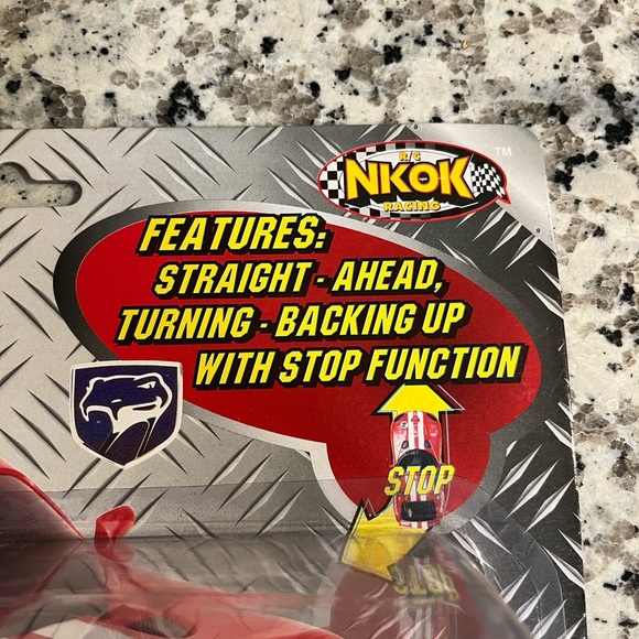 Dodge Viper radio control GTS car - Picture 5 of 11